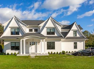 16 Cheviot Rd, Southampton, NY 11968