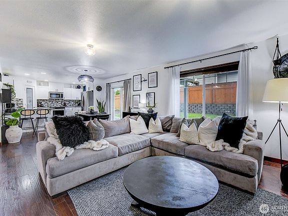 3rd image of 27844 72nd Avenue NW