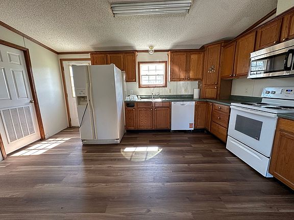 3rd image of 540 Meadstown Rd