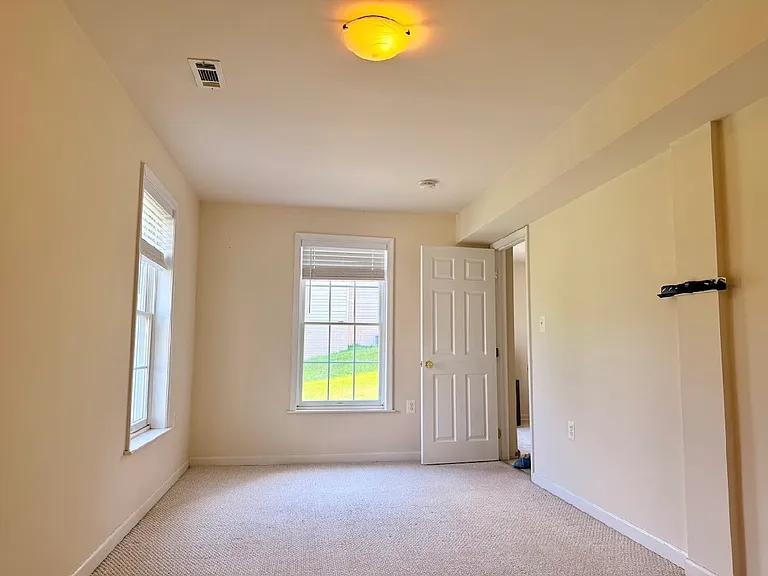 43520 Lucketts Bridge Cir — Photo 29