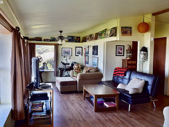 4th image of 33130 Nesika Rd #A