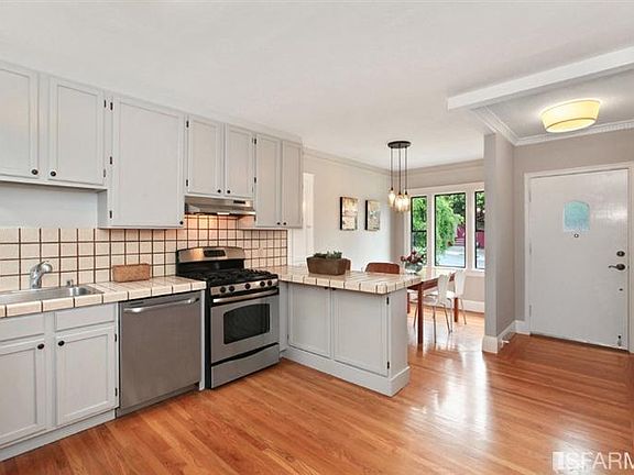5th image of 119 Joost Ave