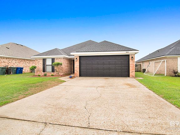 3rd image of 1032 Amazon Dr