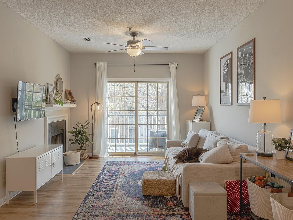 1st image of 230 College Pl APT 225