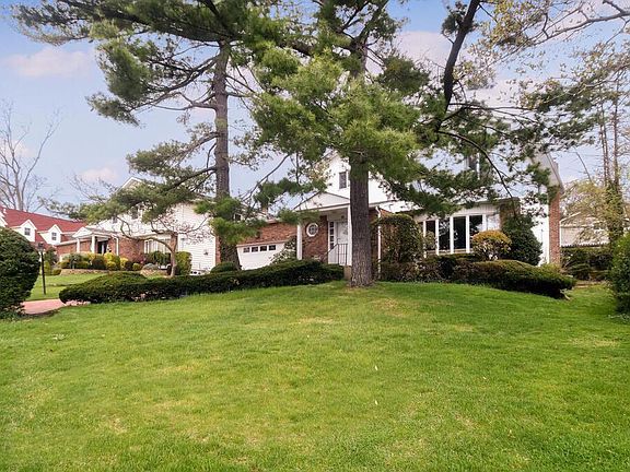 2nd image of 15 Independence Dr