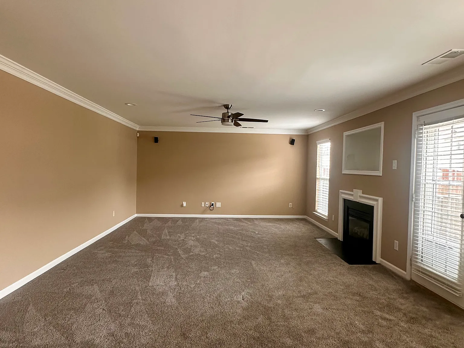 10146 Hawkeye Dr — Photo 3