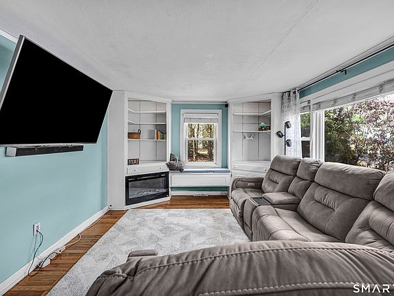 5th image of 28 Rocky Ledge Drive