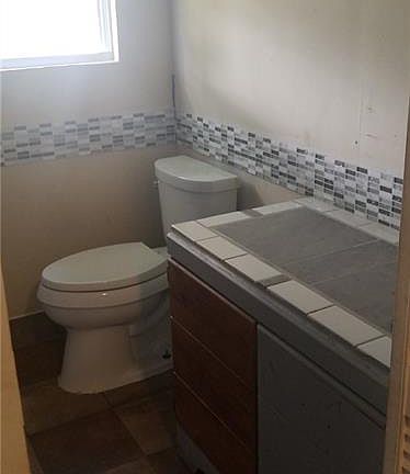 4th image of 1113 Belmont Dr