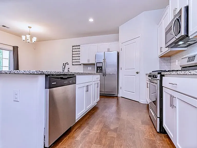 245 Hartwood Lake Ln — Photo 9