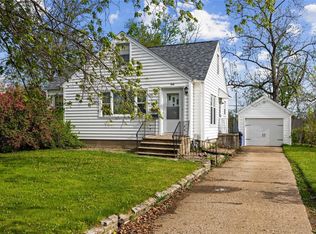 508 37th St NE, Cedar Rapids, IA 52402