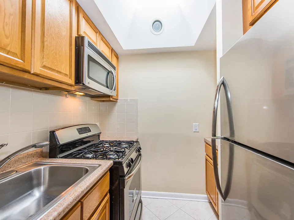 108 1st St #3B