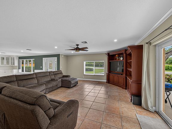 4th image of 2801 SW 156th Avenue