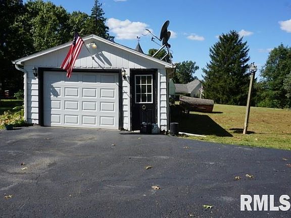 2nd image of 6022 N Andrews Ln