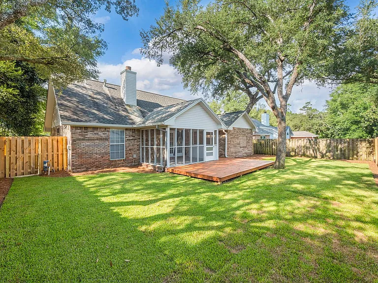 305 Parkwood Pl — Photo 36