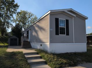 960 S 74th Ter, Kansas City, KS 66111