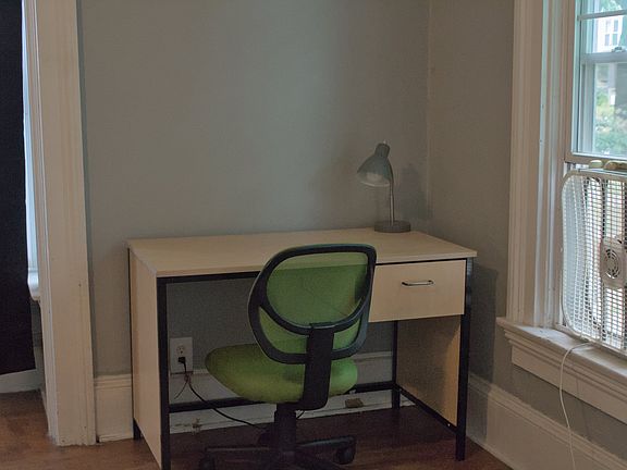 3rd image of 304 W Columbia Ave #1E