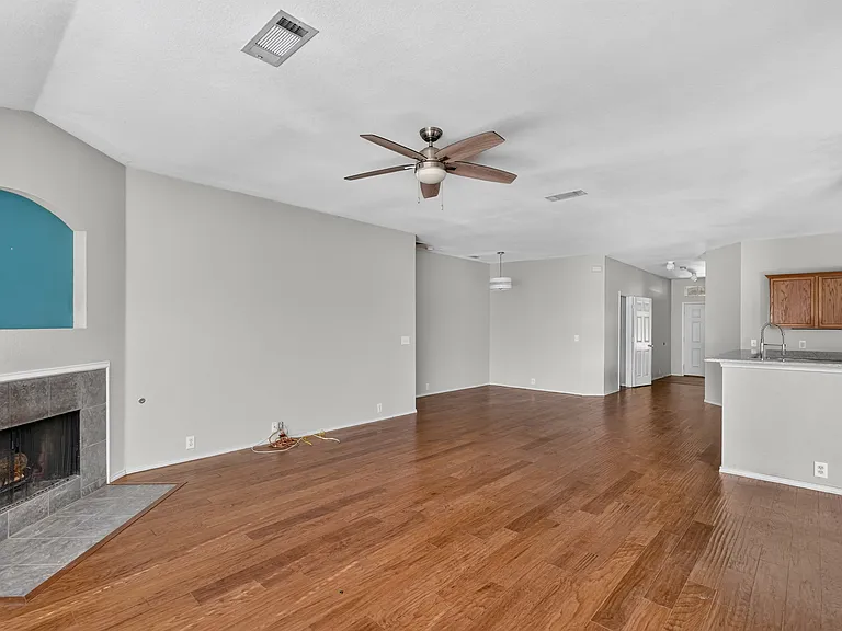 1325 Periwinkle Dr — Photo 9