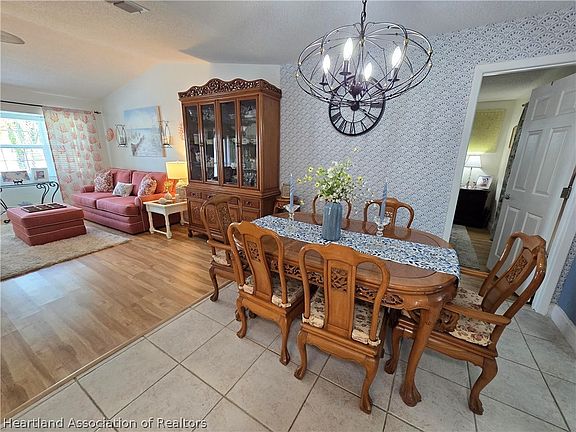 5th image of 4123 Vantage Cir