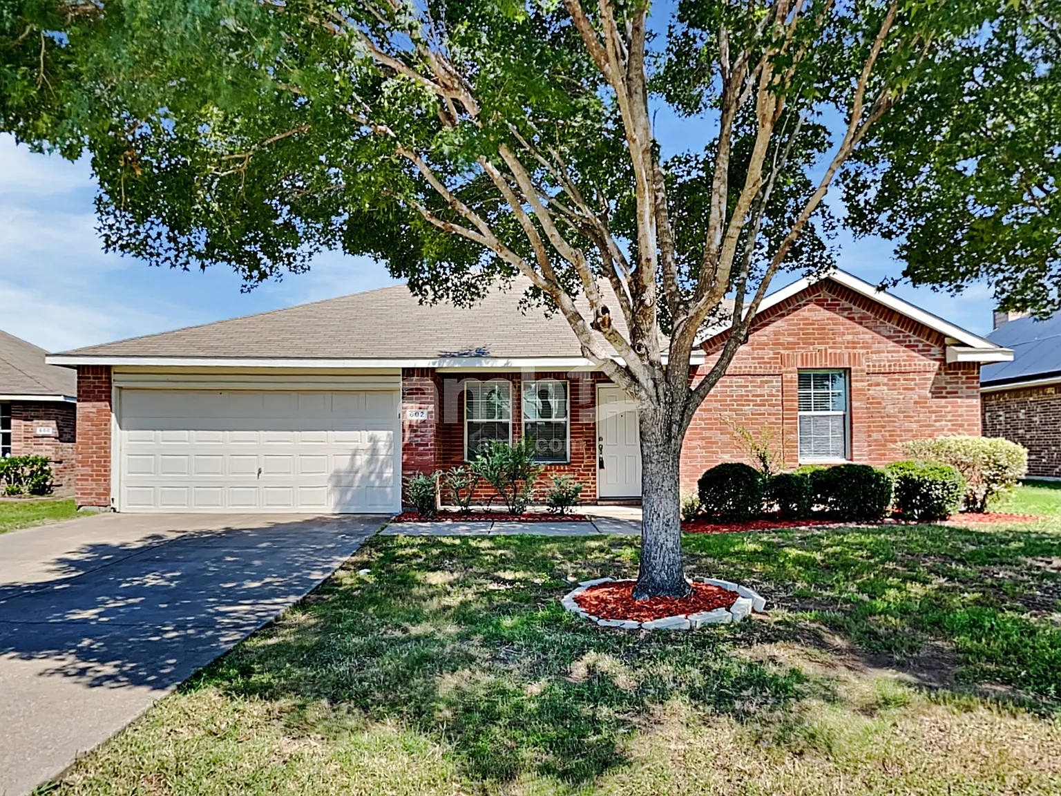 3 bed, 2.0 bath, 1548 sqft, $1,975 — Photo 1
