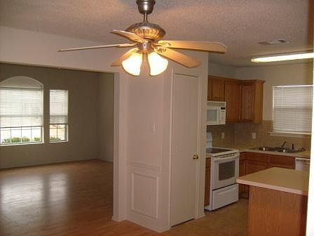 Kitchen, Dining Area