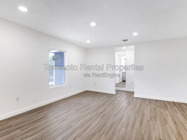 2326 Cincinnati Ave #D — Photo 9