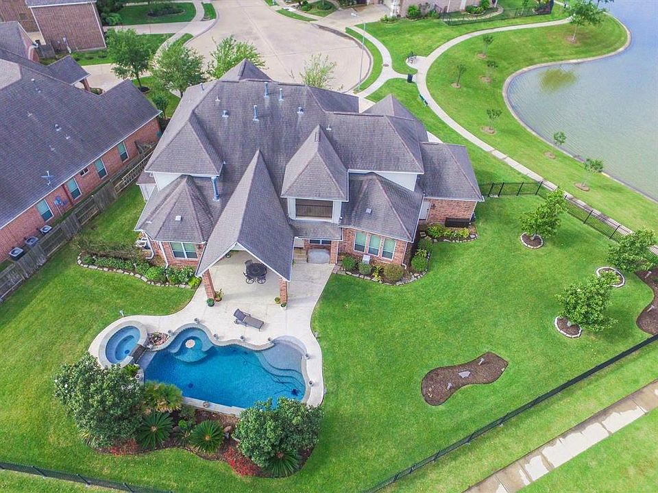 1st image of 8618 Royal Cape Ct