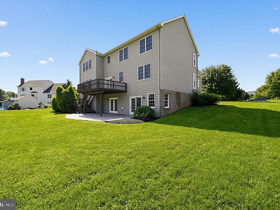 5th image of 27 McCoy Ln
