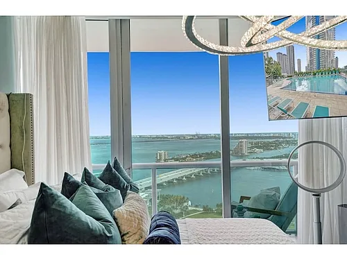 888 Biscayne Blvd #3911 Photo 1
