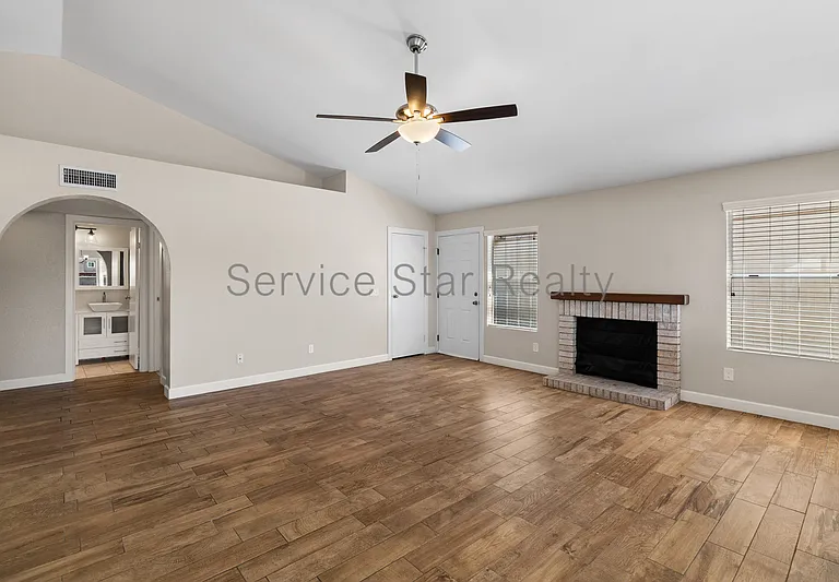 3865 W Denver St — Photo 4