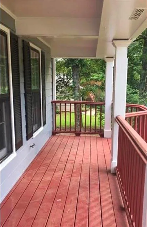 3 bed, 2.5 bath, 1650 sqft, $2,250 — Photo 2