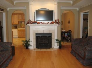 107 Turkey Ridge Dr, New Market, AL 35761