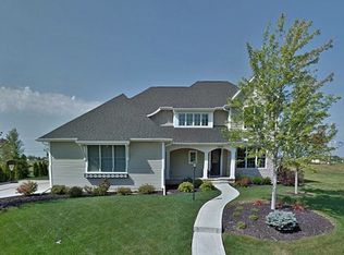 6536 Blackberry Ln, Bettendorf, IA 52722