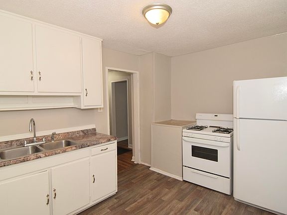 4th image of 667 Lorraine Drive