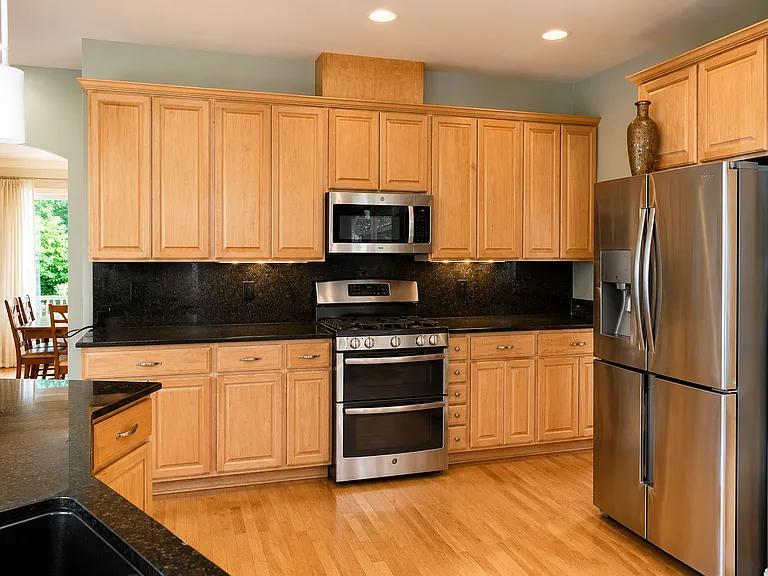 8440 Heather Cir — Photo 9
