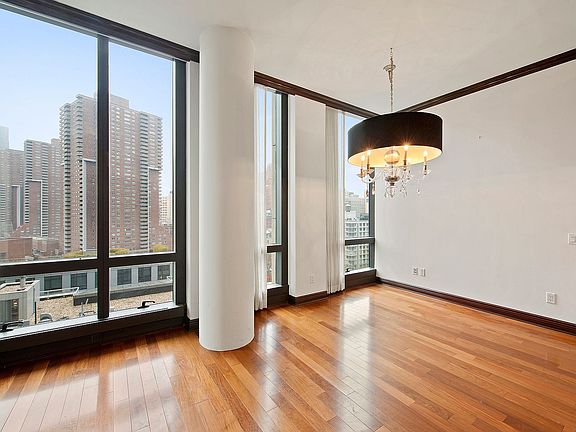 5th image of 101 Warren St APT 1230