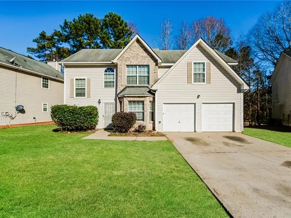 3383 Creekview Dr, Rex, GA 30273