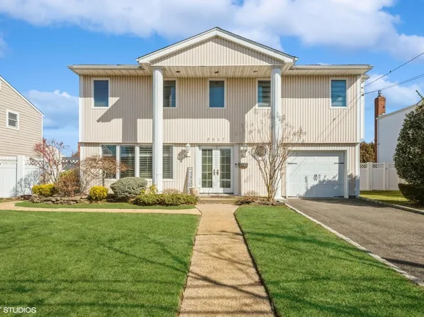 2817 Mandalay Beach Road, Wantagh, NY 11793