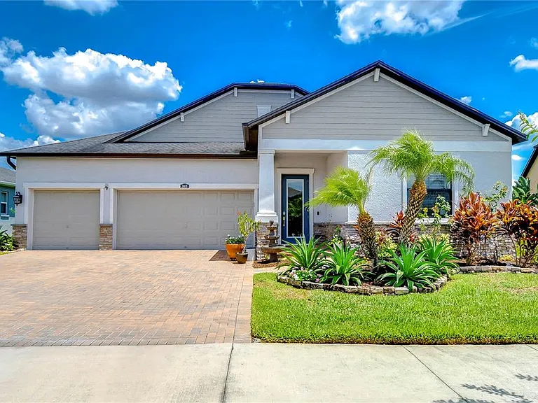 31470 Fairhill Dr — Photo 3