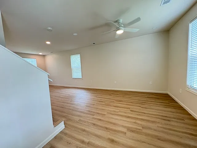 215 W Chappell St — Photo 3