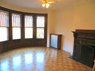 290 Newbury St #5F, Boston, MA 02115