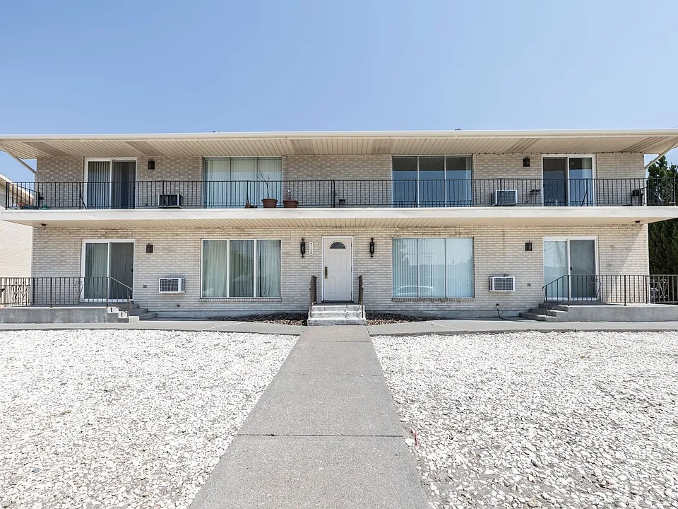 716 S Saturn Ave #1-4