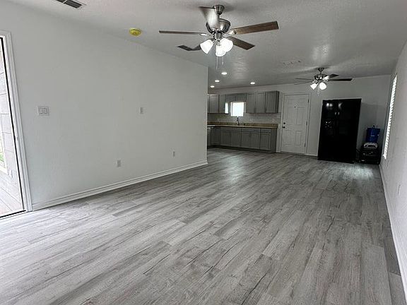 3rd image of 3580 N Treadway Ave