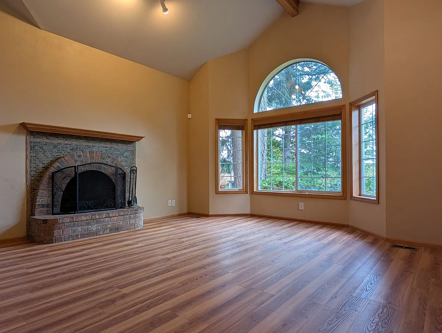 Gorgeous 4-Bedroom, 2.5-Bath Home In South Eugene! — Photo 3