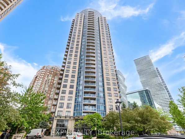 330 Burnhamthorpe Rd W #303, Mississauga, ON L5B 0E1