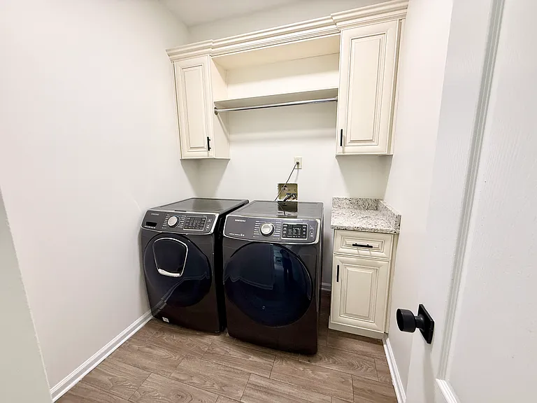 105 Springlaurel Ct — Photo 24