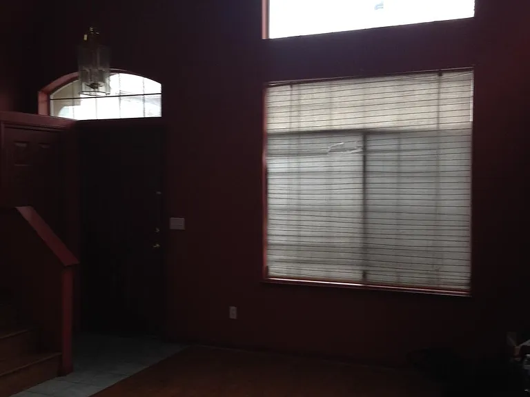 214 Holland Cir — Photo 5
