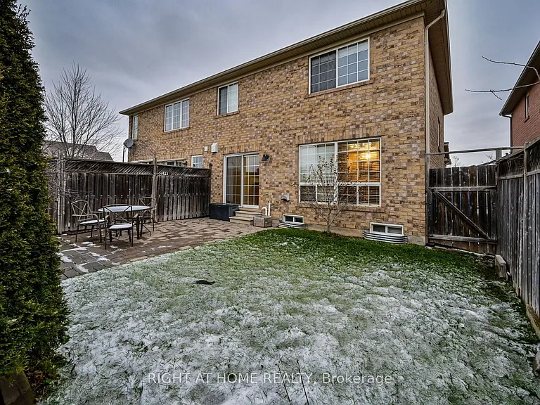 842 Luxton Dr — Photo 40