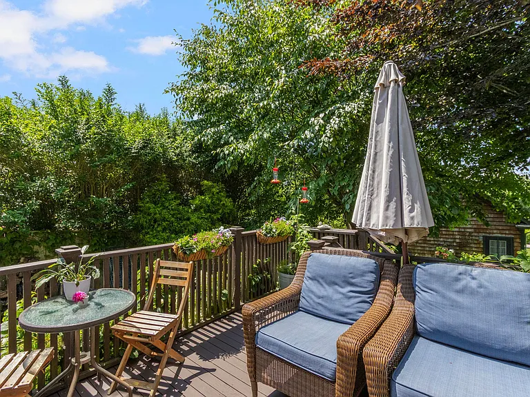 141 Coggeshall Ave — Photo 4