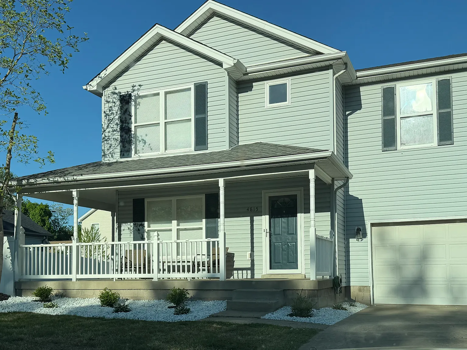 4 bed, 2.5 bath, 1700 sqft, $3,000 — Photo 1