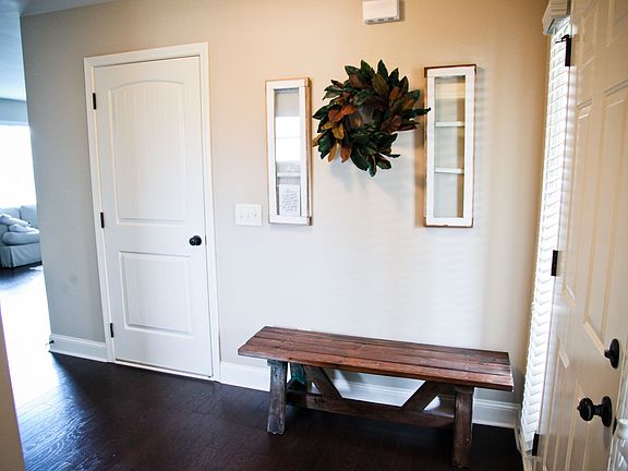 3rd image of 11 Michener Cir